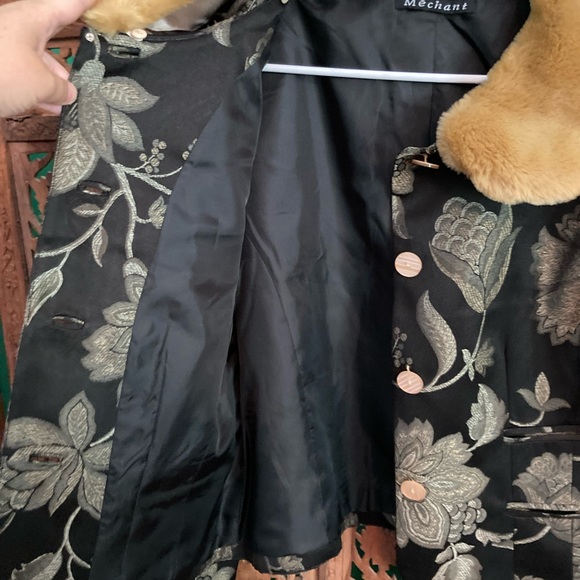 Brocade jacket with fur collar - Picture 7 of 12